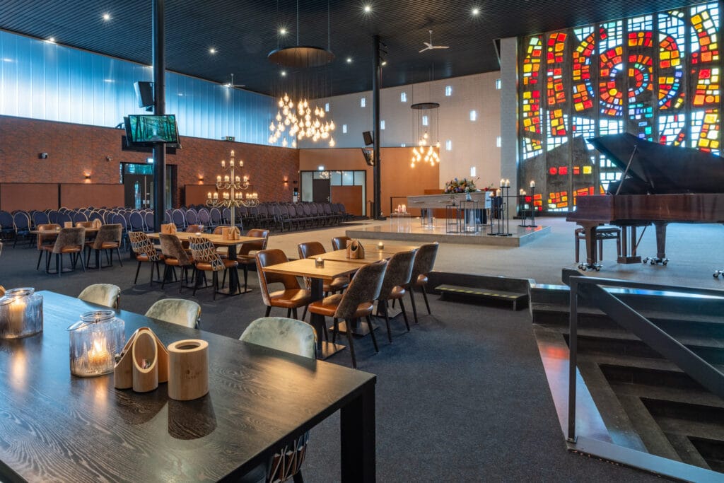 Uitvaartcentrum Hoorn 5 Uitvaartverzorging Rita Feld kerk Hoorn